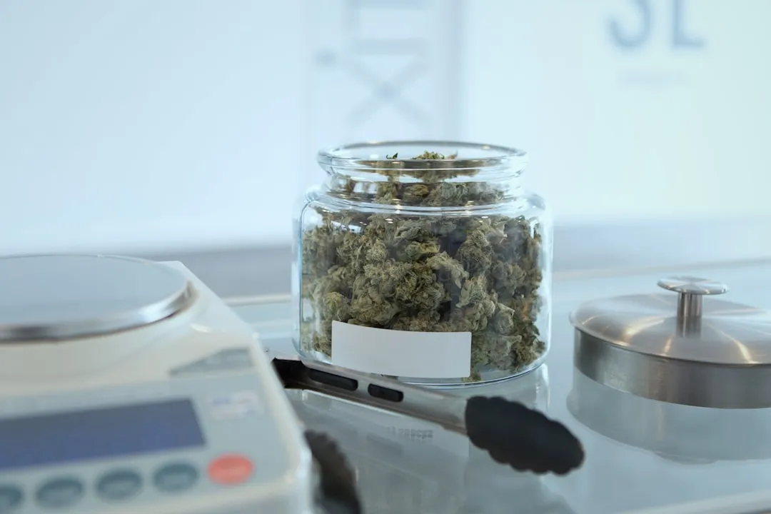 深圳安优客解析物联网技术方案在智能硬件开发中的落地路径